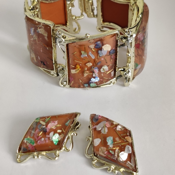 Vintage Lucite Confetti Jewelry Set Bracelet and Earrings Signed PAM - Picture 12 of 14